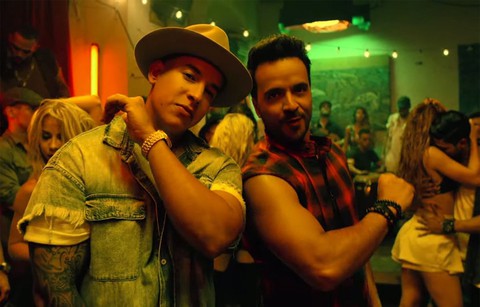 Cơn bão Old Town Road san bằng kỷ lục của Despacito, One Sweet Day? - Ảnh 2. Cơn bão Old Town Road san bằng kỷ lục của Despacito, One Sweet Day? - Ảnh 2.