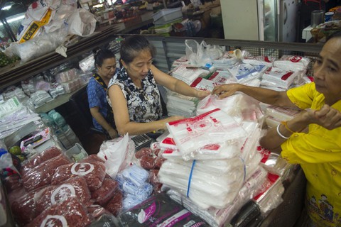 Quốc gia Trung Mỹ đầu tiên cấm dùng túi nhựa một lần - Ảnh 1. Quốc gia Trung Mỹ đầu tiên cấm dùng túi nhựa một lần - Ảnh 1.