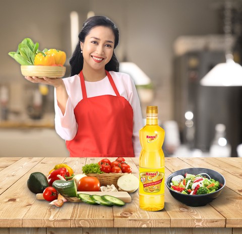 Ốc Thanh Vân chọn dầu ăn từ cá vì 4 lợi ích sau - Ảnh 2. Ốc Thanh Vân chọn dầu ăn từ cá vì 4 lợi ích sau - Ảnh 2.