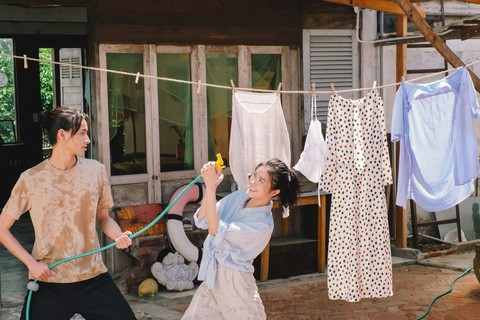Đạo diễn của nhóm BTS biến hình cho Suni Hạ Linh - Ảnh 4. Đạo diễn của nhóm BTS biến hình cho Suni Hạ Linh - Ảnh 4.