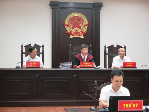 Xử vụ bảo kê chợ Long Biên: Hưng kính bị đề nghị mức án cao nhất đến 5 năm tù - Ảnh 3. Xử vụ bảo kê chợ Long Biên: Hưng kính bị đề nghị mức án cao nhất đến 5 năm tù - Ảnh 3.