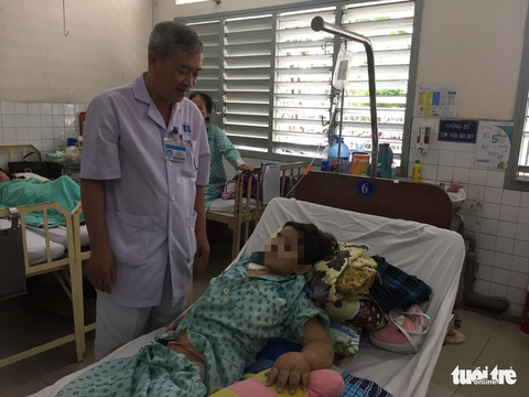 Cô gái được rút hơn 40 lít nước trong bụng: Như trút được tảng đá trên người - Ảnh 1. Cô gái được rút hơn 40 lít nước trong bụng: Như trút được tảng đá trên người - Ảnh 1.