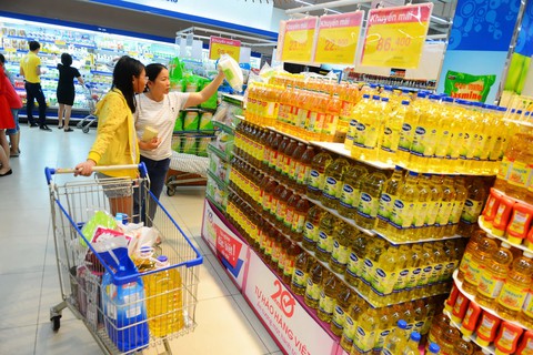 Cuối tuần, bà nội trợ săn hàng giảm giá cho gian bếp - Ảnh 1. Cuối tuần, bà nội trợ săn hàng giảm giá cho gian bếp - Ảnh 1.