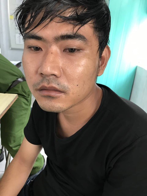 Tạm giữ thanh niên sát hại cô gái, nhảy sông tự tử sau đó bơi vào đầu thú - Ảnh 1. Tạm giữ thanh niên sát hại cô gái, nhảy sông tự tử sau đó bơi vào đầu thú - Ảnh 1.