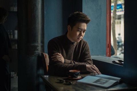 Lê Hiếu xuất hiện trong phòng khách Music Home cùng ban nhạc Anh Em - Ảnh 3. Lê Hiếu xuất hiện trong phòng khách Music Home cùng ban nhạc Anh Em - Ảnh 3.