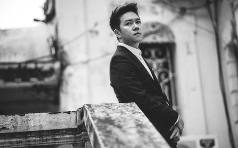 Lê Hiếu xuất hiện trong phòng khách Music Home cùng ban nhạc Anh Em - Ảnh 1. Lê Hiếu xuất hiện trong phòng khách Music Home cùng ban nhạc Anh Em - Ảnh 1.