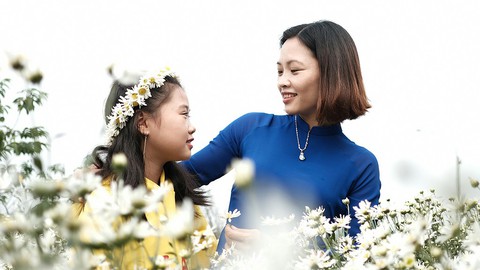 Giây phút ấy con thấy mình thật may mắn khi có mẹ - Ảnh 1. Giây phút ấy con thấy mình thật may mắn khi có mẹ - Ảnh 1.