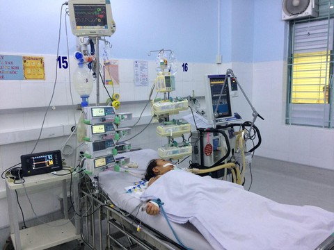 Hạ thân nhiệt xuống 35 độ C để bảo vệ não cho bé gái viêm cơ tim tối cấp - Ảnh 1. Hạ thân nhiệt xuống 35 độ C để bảo vệ não cho bé gái viêm cơ tim tối cấp - Ảnh 1.