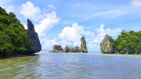 Danh thắng chùa Hang - Hòn Phụ Tử kêu cứu - Ảnh 1. Danh thắng chùa Hang - Hòn Phụ Tử kêu cứu - Ảnh 1.