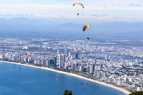 Dù lượn ‘Bay trên Tiên Sa’ - Ảnh 3. Dù lượn ‘Bay trên Tiên Sa’ - Ảnh 3.