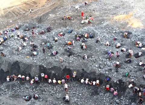 Myanmar: Mỏ đá quý đổ ụp, 14 người chết, 4 người mất tích - Ảnh 1. Myanmar: Mỏ đá quý đổ ụp, 14 người chết, 4 người mất tích - Ảnh 1.