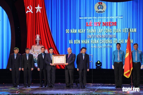 Thủ tướng: Công đoàn là cầu nối giữa người lao động với Đảng, Nhà nước - Ảnh 2. Thủ tướng: Công đoàn là cầu nối giữa người lao động với Đảng, Nhà nước - Ảnh 2.