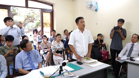 Ông Lê Linh nhập viện, phiên tòa Thần đồng đất Việt tạm hoãn - Ảnh 1. Ông Lê Linh nhập viện, phiên tòa Thần đồng đất Việt tạm hoãn - Ảnh 1.