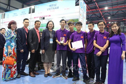 Học sinh Việt Nam giành huy chương vàng phát minh sáng chế quốc tế - Ảnh 1. Học sinh Việt Nam giành huy chương vàng phát minh sáng chế quốc tế - Ảnh 1.