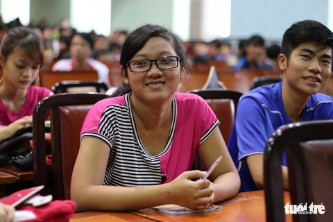 Nước mắt mẹ ngày con tốt nghiệp - Ảnh 4. Nước mắt mẹ ngày con tốt nghiệp - Ảnh 4.