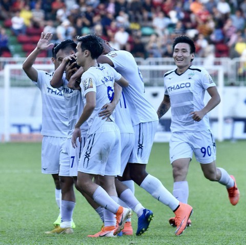 Vòng 18 V-League 2019: Bi hài kịch trên sân Thanh Hóa - Ảnh 1. Vòng 18 V-League 2019: Bi hài kịch trên sân Thanh Hóa - Ảnh 1.