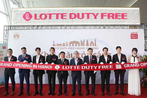 Lotte Duty Free khai trương tại sân bay quốc tế Nội Bài - Ảnh 1. Lotte Duty Free khai trương tại sân bay quốc tế Nội Bài - Ảnh 1.