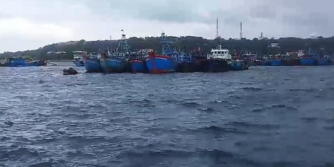 Bão số 2 đã vào vịnh Bắc Bộ, sẽ đi vào đất liền Quảng Ninh - Ninh Bình - Ảnh 3. Bão số 2 đã vào vịnh Bắc Bộ, sẽ đi vào đất liền Quảng Ninh - Ninh Bình - Ảnh 3.