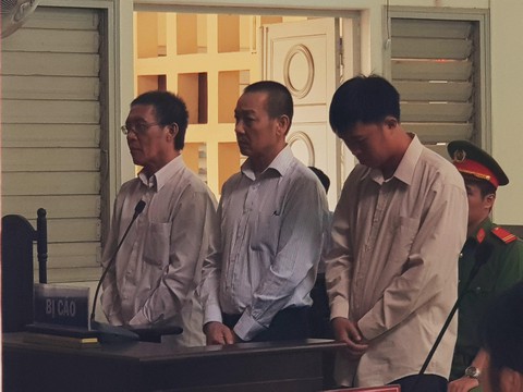 Nhóm lập khống chứng từ mua bán gạo lừa 9 ngân hàng lãnh 37 năm tù - Ảnh 1. Nhóm lập khống chứng từ mua bán gạo lừa 9 ngân hàng lãnh 37 năm tù - Ảnh 1.