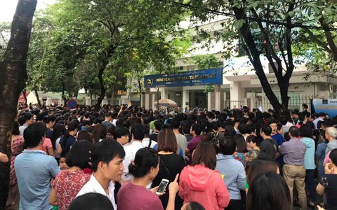 Tin sáng 25-6: TP.HCM xử nghiêm xe chở hàng quá tải; Việt Nam còn 22,2 triệu liều vắc xin COVID - Ảnh 2. Tin sáng 25-6: TP.HCM xử nghiêm xe chở hàng quá tải; Việt Nam còn 22,2 triệu liều vắc xin COVID - Ảnh 2.