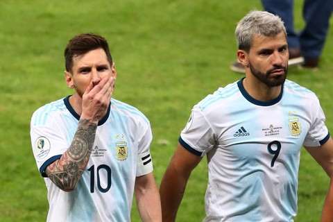 Đừng níu kéo, nếu Messi muốn giã từ đội tuyển Argentina - Ảnh 2. Đừng níu kéo, nếu Messi muốn giã từ đội tuyển Argentina - Ảnh 2.