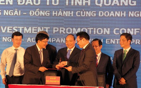 Thủ tướng Nguyễn Xuân Phúc: Quảng Ngãi phải phát triển sạch - Ảnh 1. Thủ tướng Nguyễn Xuân Phúc: Quảng Ngãi phải phát triển sạch - Ảnh 1.