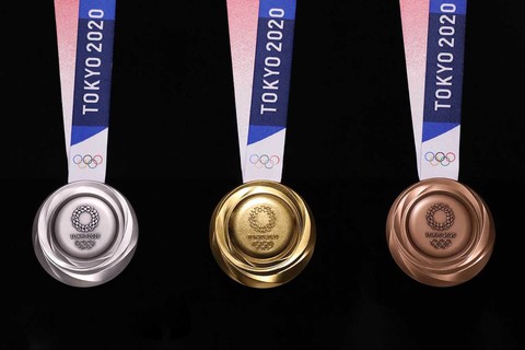 Tokyo công bố mẫu huy chương Olympic 2020 làm từ rác điện tử - Ảnh 1. Tokyo công bố mẫu huy chương Olympic 2020 làm từ rác điện tử - Ảnh 1.