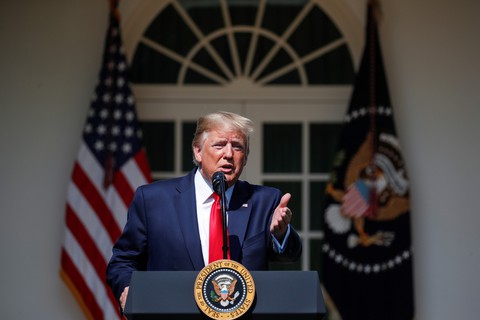 Vài giờ sau khi đoàn Mỹ đến Trung Quốc, ông Trump ‘dội bom’ Twitter - Ảnh 1. Vài giờ sau khi đoàn Mỹ đến Trung Quốc, ông Trump ‘dội bom’ Twitter - Ảnh 1.