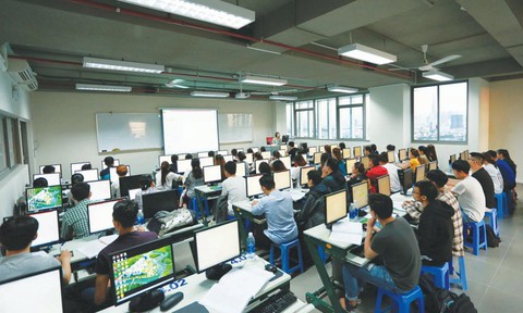 ĐH Văn Lang khẳng định học viên không mua bằng thạc sĩ - Ảnh 1. ĐH Văn Lang khẳng định học viên không mua bằng thạc sĩ - Ảnh 1.