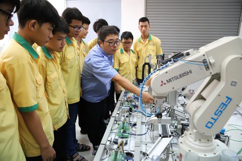 Nên tiếp tục hay dừng tuyển sinh bậc cao đẳng trong trường đại học? - Ảnh 1. Nên tiếp tục hay dừng tuyển sinh bậc cao đẳng trong trường đại học? - Ảnh 1.