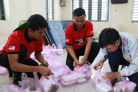 Tình nguyện viên quốc tế học tiếng Việt, trồng cây xanh ở Việt Nam - Ảnh 5. Tình nguyện viên quốc tế học tiếng Việt, trồng cây xanh ở Việt Nam - Ảnh 5.