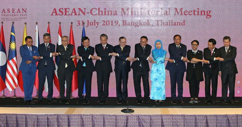 Ông Vương Nghị nhắn nhe các nước ngoài châu Á không gây chia rẽ về Biển Đông - Ảnh 1. Ông Vương Nghị nhắn nhe các nước ngoài châu Á không gây chia rẽ về Biển Đông - Ảnh 1.