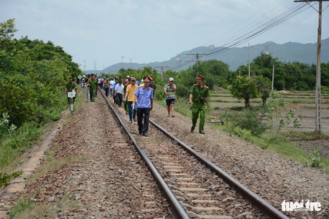 Vụ tai nạn tàu SE27: 2 chị em chết thương tâm trên đường đi thăm nội bệnh - Ảnh 5. Vụ tai nạn tàu SE27: 2 chị em chết thương tâm trên đường đi thăm nội bệnh - Ảnh 5.