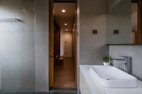 Hiện đại và truyền thống giao thoa trong ngôi nhà gạch mộc ở Trà Vinh - Ảnh 12. Hiện đại và truyền thống giao thoa trong ngôi nhà gạch mộc ở Trà Vinh - Ảnh 12.