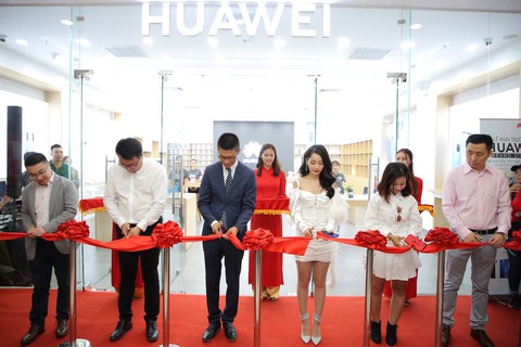 Những smartphone nào đã đưa Huawei thành thương hiệu smartphone thứ 2 toàn cầu? - Ảnh 4. Những smartphone nào đã đưa Huawei thành thương hiệu smartphone thứ 2 toàn cầu? - Ảnh 4.
