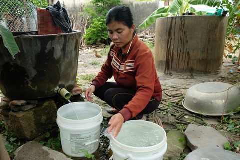Chúng tôi đã khuyến cáo bà con là nước máy chỉ để... tưới cây - Ảnh 2. Chúng tôi đã khuyến cáo bà con là nước máy chỉ để... tưới cây - Ảnh 2.