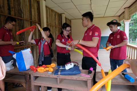 Mùa yêu thương trên đất Lào - Ảnh 11. Mùa yêu thương trên đất Lào - Ảnh 11.