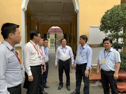 TP.HCM chấm xong bài thi văn: 6 thí sinh 9 điểm, không có điểm 10 - Ảnh 1. TP.HCM chấm xong bài thi văn: 6 thí sinh 9 điểm, không có điểm 10 - Ảnh 1.