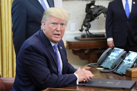 Ông Trump nói Mỹ nên chơi trò thao túng đôla như Trung Quốc - Ảnh 1. Ông Trump nói Mỹ nên chơi trò thao túng đôla như Trung Quốc - Ảnh 1.