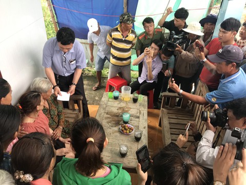 Sẽ sớm làm hộ khẩu và hủy hồ sơ khai tử cho chị Hon - Ảnh 1. Sẽ sớm làm hộ khẩu và hủy hồ sơ khai tử cho chị Hon - Ảnh 1.