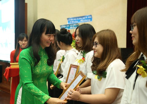 Điểm học bạ đẹp: cơ hội nhận học bổng giá trị - Ảnh 1. Điểm học bạ đẹp: cơ hội nhận học bổng giá trị - Ảnh 1.