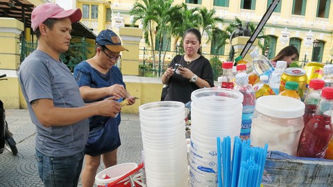 Việt Nam sẽ cấm đồ nhựa dùng 1 lần - Ảnh 2. Việt Nam sẽ cấm đồ nhựa dùng 1 lần - Ảnh 2.