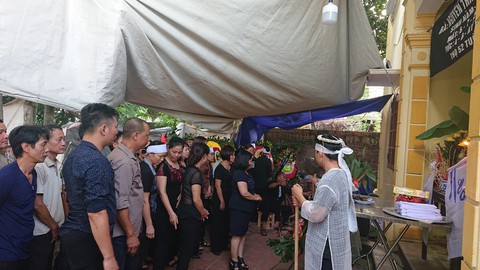 Tài xế taxi tông nữ công nhân vệ sinh rồi chạy mất, bỏ mặc nạn nhân chết bên đường? - Ảnh 3. Tài xế taxi tông nữ công nhân vệ sinh rồi chạy mất, bỏ mặc nạn nhân chết bên đường? - Ảnh 3.