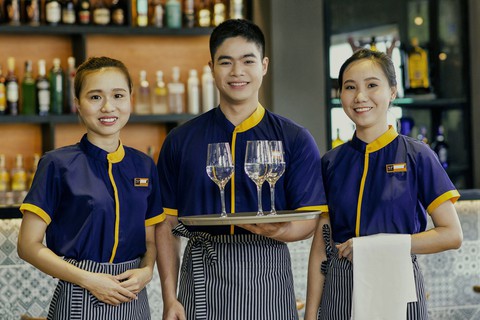 Giải pháp nào cho nguồn nhân lực du lịch Việt Nam? - Ảnh 1. Giải pháp nào cho nguồn nhân lực du lịch Việt Nam? - Ảnh 1.