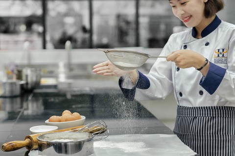 Giải pháp nào cho nguồn nhân lực du lịch Việt Nam? - Ảnh 3. Giải pháp nào cho nguồn nhân lực du lịch Việt Nam? - Ảnh 3.