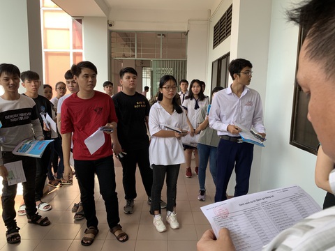 Hơn 15.000 thí sinh thi đánh giá năng lực đợt 2 của ĐH Quốc gia TP.HCM - Ảnh 3. Hơn 15.000 thí sinh thi đánh giá năng lực đợt 2 của ĐH Quốc gia TP.HCM - Ảnh 3.