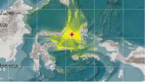 Động đất mạnh ngoài biển, Indonesia phát cảnh báo sóng thần - Ảnh 1. Động đất mạnh ngoài biển, Indonesia phát cảnh báo sóng thần - Ảnh 1.