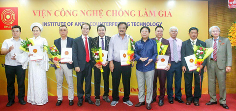 Nữ hoàng văn hóa tâm linh: Danh hiệu bịa đặt mơ hồ, khó hiểu? - Ảnh 1. Nữ hoàng văn hóa tâm linh: Danh hiệu bịa đặt mơ hồ, khó hiểu? - Ảnh 1.