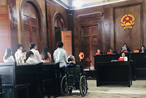 Nguyên giám đốc Agribank Chi nhánh Mạc Thị Bưởi lãnh 7 năm tù - Ảnh 1. Nguyên giám đốc Agribank Chi nhánh Mạc Thị Bưởi lãnh 7 năm tù - Ảnh 1.