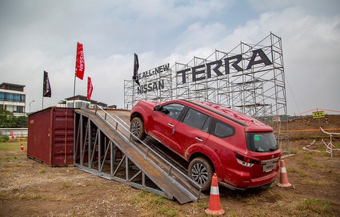 Mua Nissan Terra trong tháng 7, nhận ngay ưu đãi lớn - Ảnh 1. Mua Nissan Terra trong tháng 7, nhận ngay ưu đãi lớn - Ảnh 1.